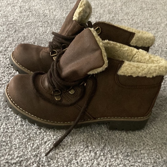 Cliffs by: White Mountain Brown Boots - Picture 2 of 6